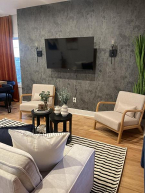2br 3ba 2King bd 2 Car Parking Bonus area with Queen Bed Harrison